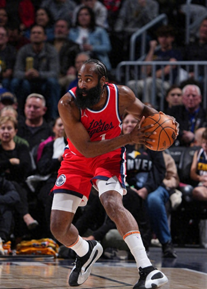 详细阅读:爱游戏ayx国际比赛日NBA季后赛传出新动向,新奥尔良鹈鹕临场应变,管理层表态——质疑声仍在,临场指挥获称赞的简单介绍 爱游戏ayx国际比赛日NBA季后赛传出新动向,新奥尔良鹈鹕临场应变,管理层表态——质疑声仍在,临场指挥获称赞的简单介绍